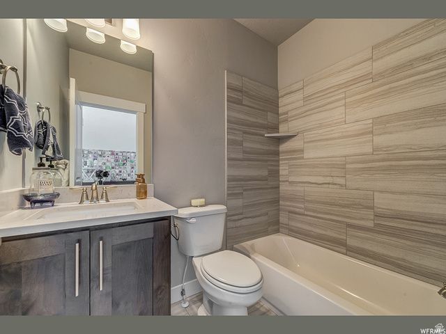 10025 S SNEAD LN, South Jordan, UT 84009