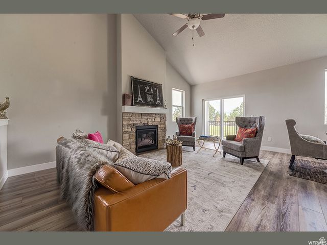 10025 S SNEAD LN, South Jordan, UT 84009