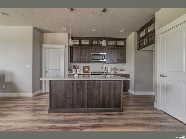10025 S SNEAD LN, South Jordan, UT 84009