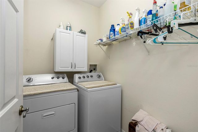 5441 GROVE MANOR, Lady Lake, FL 32159