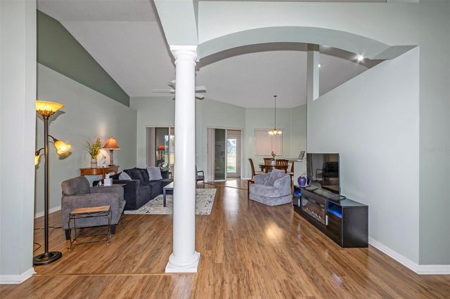 5441 GROVE MANOR, Lady Lake, FL 32159