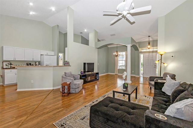 5441 GROVE MANOR, Lady Lake, FL 32159