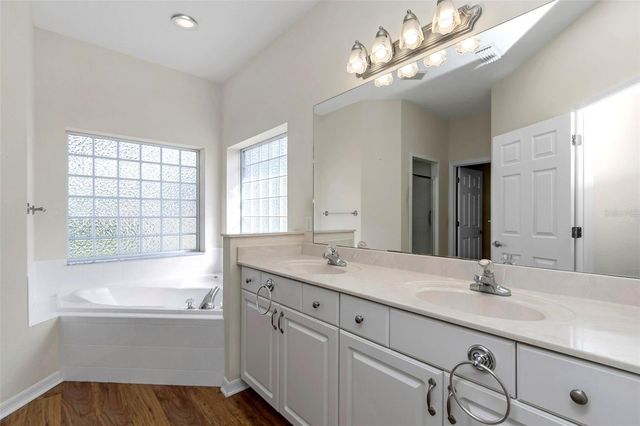 5441 GROVE MANOR, Lady Lake, FL 32159