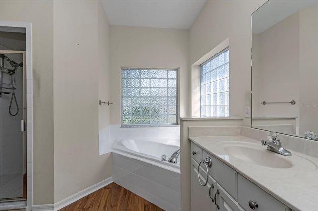 5441 GROVE MANOR, Lady Lake, FL 32159