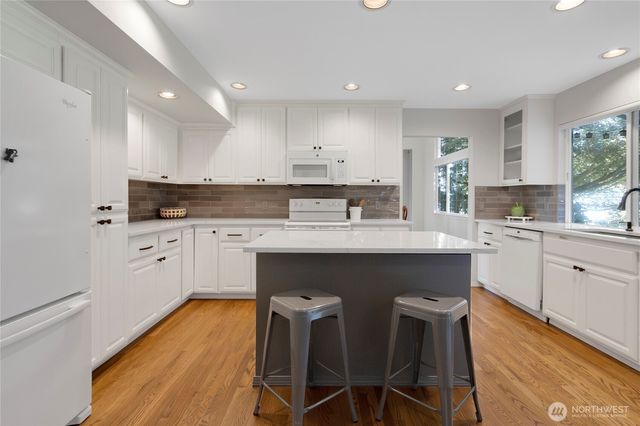 9217 180th Avenue E, Bonney Lake, WA 98391