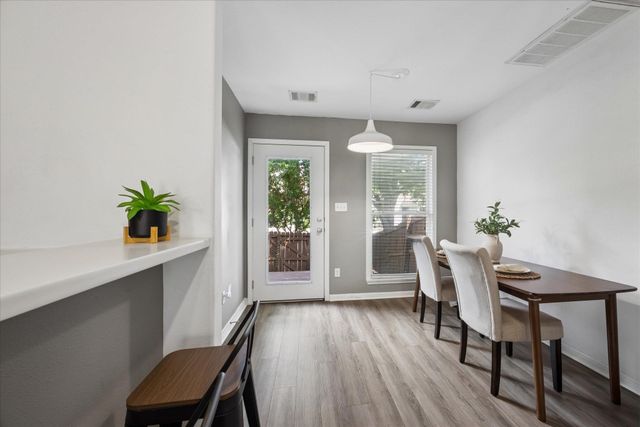 6900 E Riverside DR 31, Austin, TX 78741