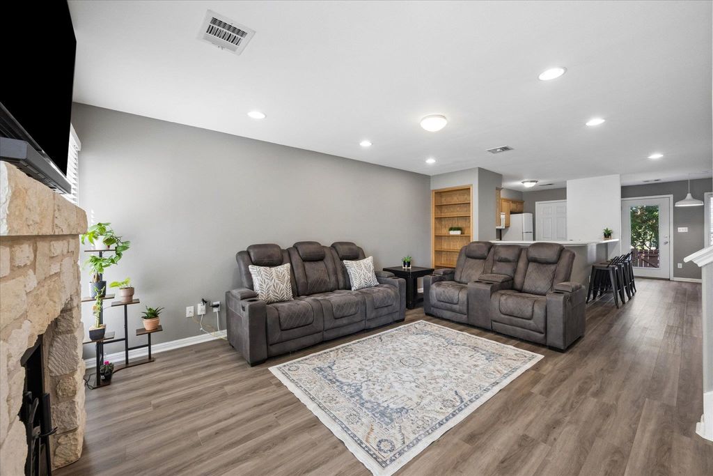 6900 E Riverside DR 31, Austin, TX 78741