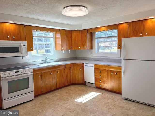 13669 APPLE HARVEST DR, Martinsburg, WV 25403