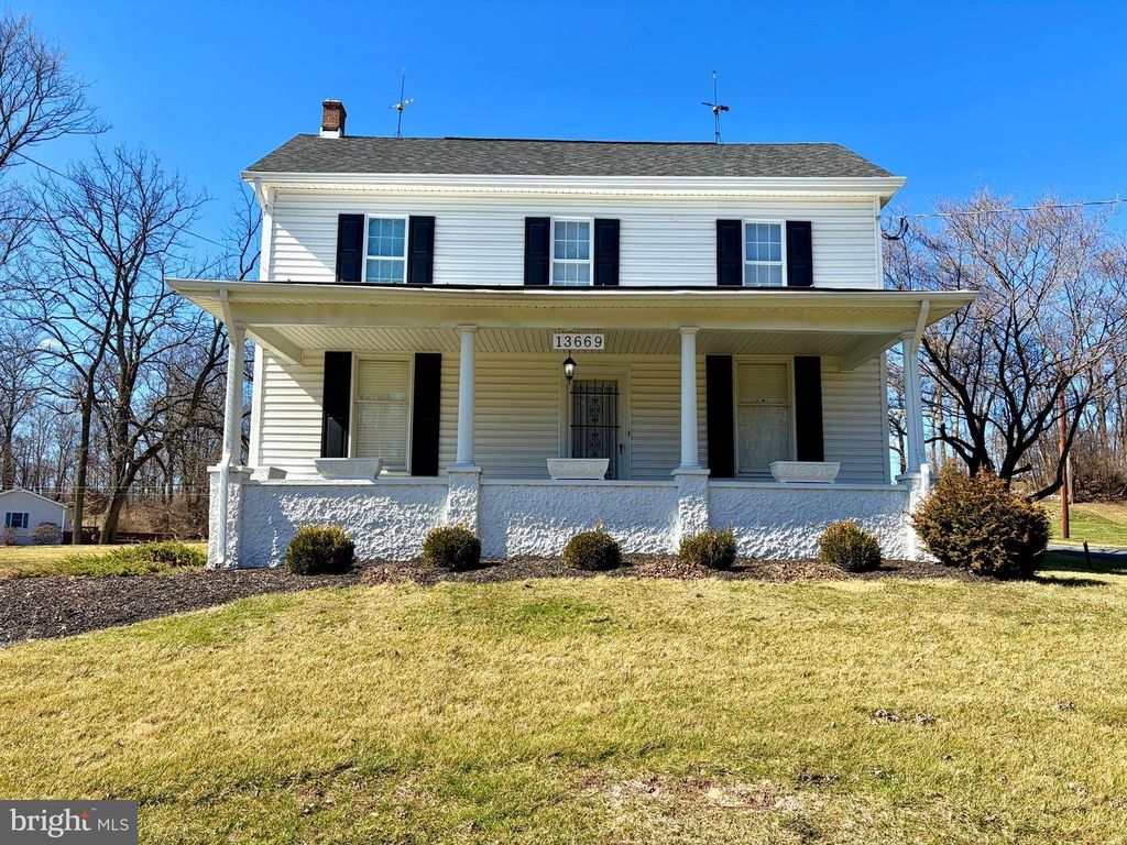 13669 APPLE HARVEST DR, Martinsburg, WV 25403