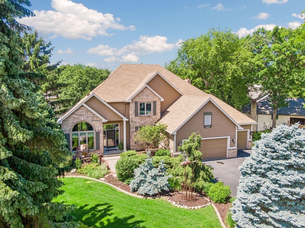 1317 Forest Park Lane, Burnsville, MN 55337
