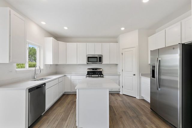 32018 Savannah Drive, Lakemoor, IL 60051