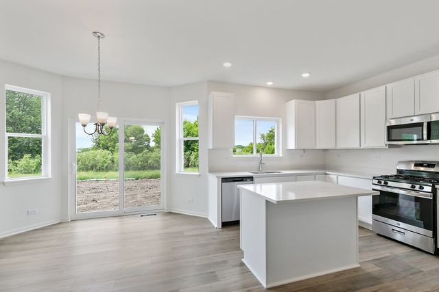 32018 Savannah Drive, Lakemoor, IL 60051