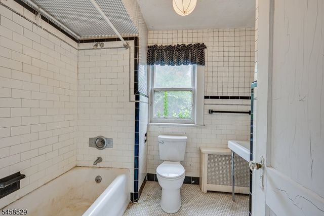 462 Union Ave, Middlesex Boro, NJ 08846