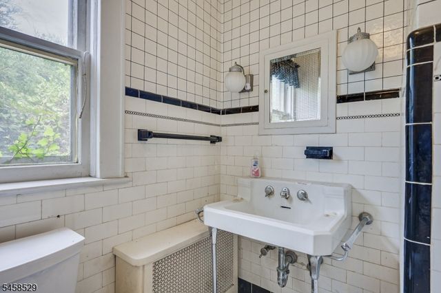 462 Union Ave, Middlesex Boro, NJ 08846