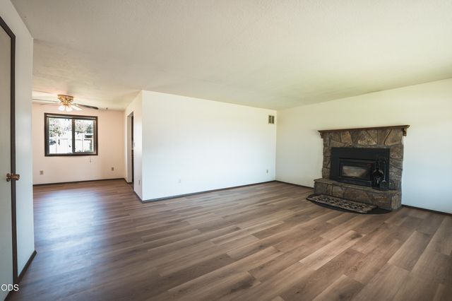 1714 NW 53rd Street, Redmond, OR 97756