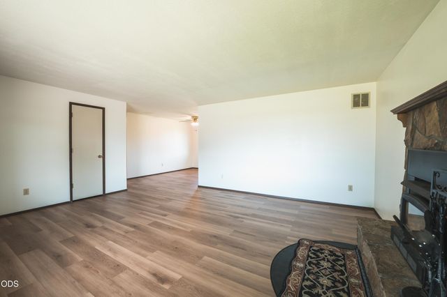 1714 NW 53rd Street, Redmond, OR 97756