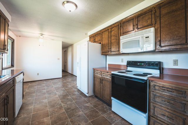 1714 NW 53rd Street, Redmond, OR 97756