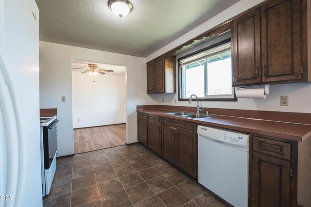 1714 NW 53rd Street, Redmond, OR 97756