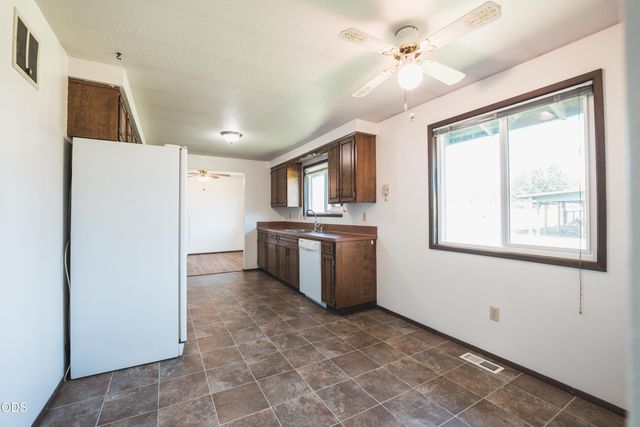 1714 NW 53rd Street, Redmond, OR 97756