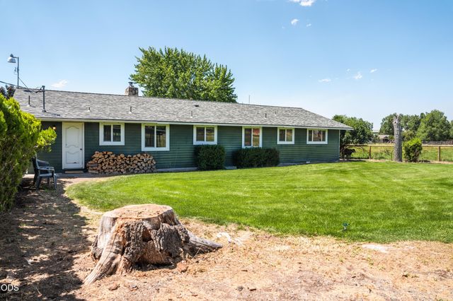1714 NW 53rd Street, Redmond, OR 97756