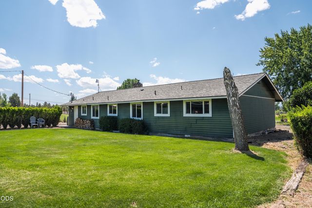 1714 NW 53rd Street, Redmond, OR 97756