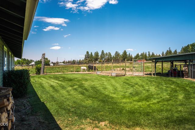 1714 NW 53rd Street, Redmond, OR 97756