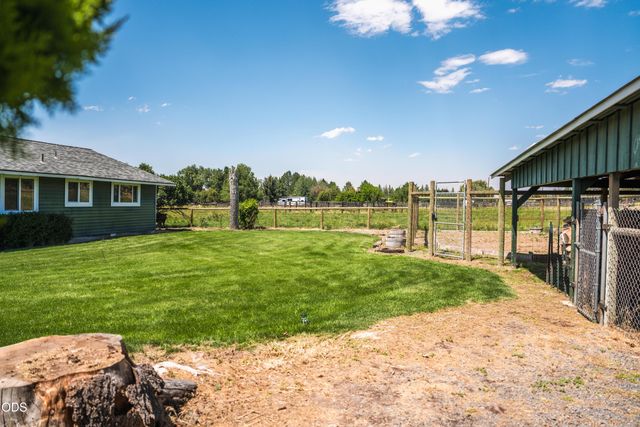 1714 NW 53rd Street, Redmond, OR 97756