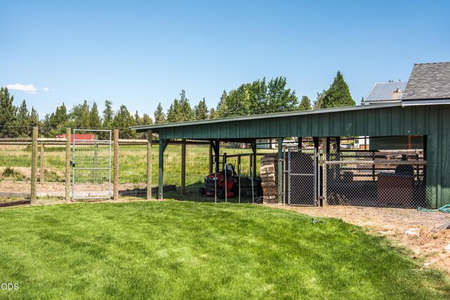 1714 NW 53rd Street, Redmond, OR 97756