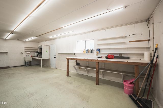 1714 NW 53rd Street, Redmond, OR 97756