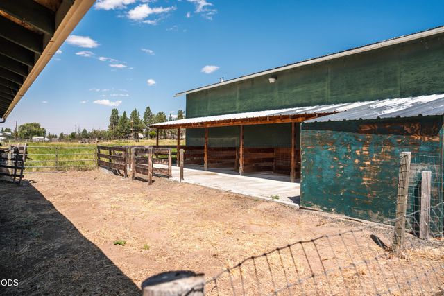 1714 NW 53rd Street, Redmond, OR 97756