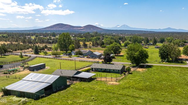 1714 NW 53rd Street, Redmond, OR 97756