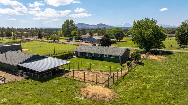 1714 NW 53rd Street, Redmond, OR 97756