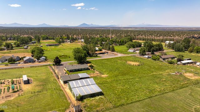 1714 NW 53rd Street, Redmond, OR 97756
