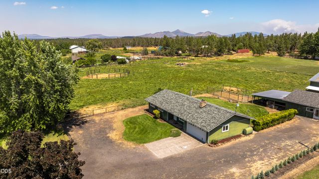 1714 NW 53rd Street, Redmond, OR 97756