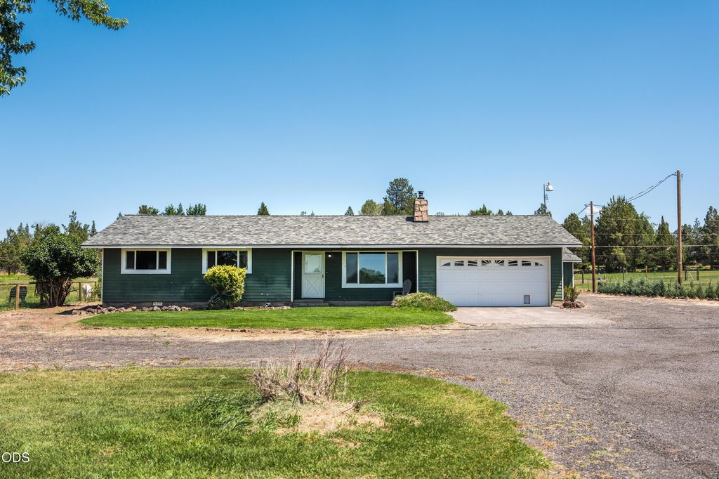 1714 NW 53rd Street, Redmond, OR 97756