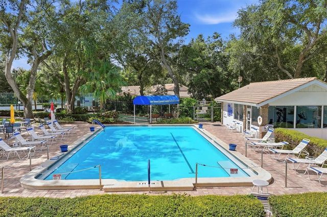 5604 37TH STREET E, Bradenton, FL 34203