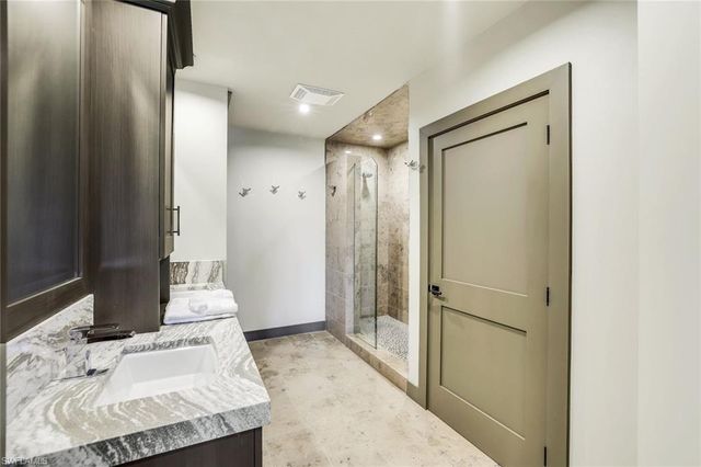 7655 Pebble Creek CIR 404, Naples, FL 34108