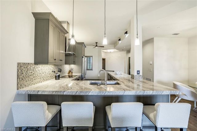 7655 Pebble Creek CIR 404, Naples, FL 34108