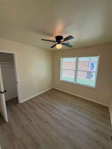 407 Midway Drive, Baytown, TX 77521