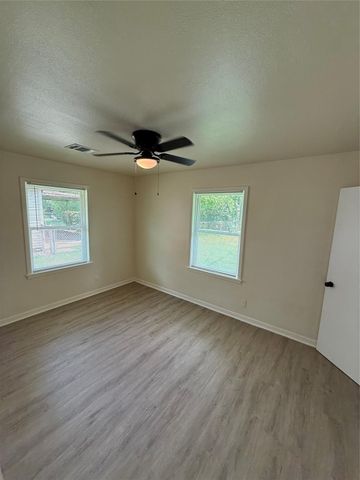 407 Midway Drive, Baytown, TX 77521