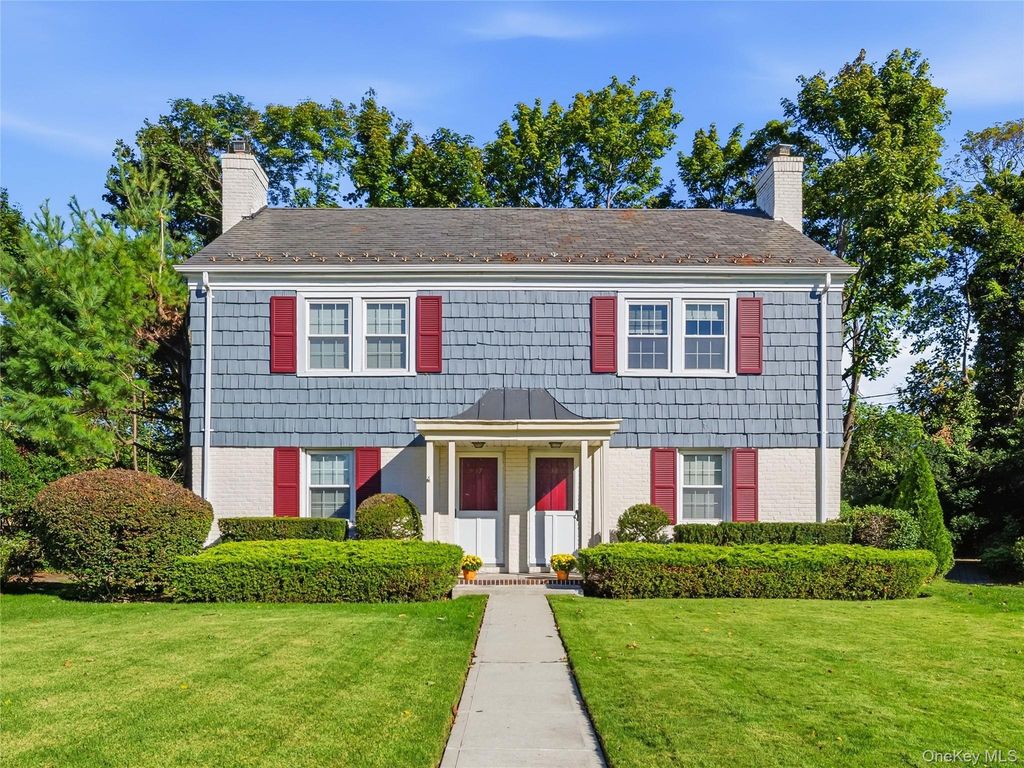37 Bayview Court, Manhasset, NY 11030 — exterior
