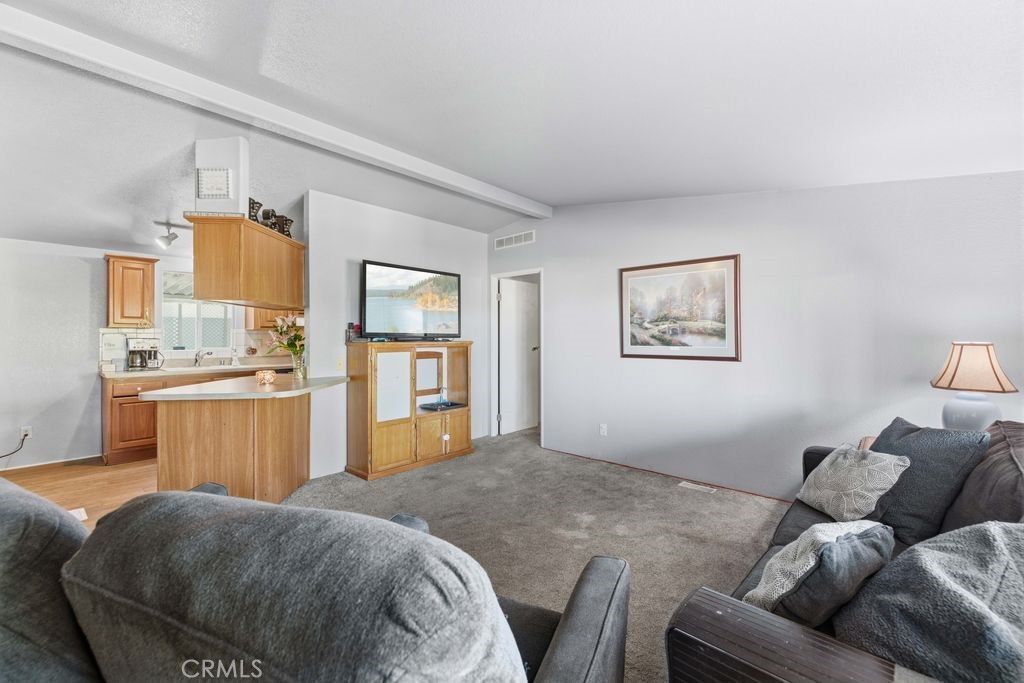 Image 13 of property listing at 40701 W Rancho Vista Boulevard 103, Palmdale, CA 93551