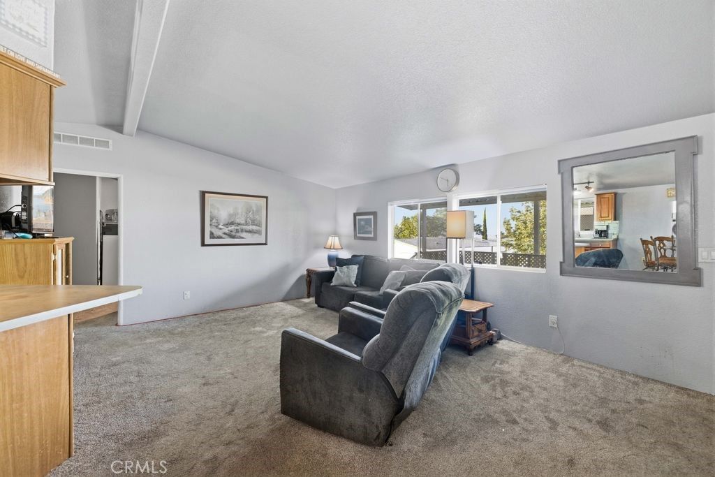 Image 14 of property listing at 40701 W Rancho Vista Boulevard 103, Palmdale, CA 93551