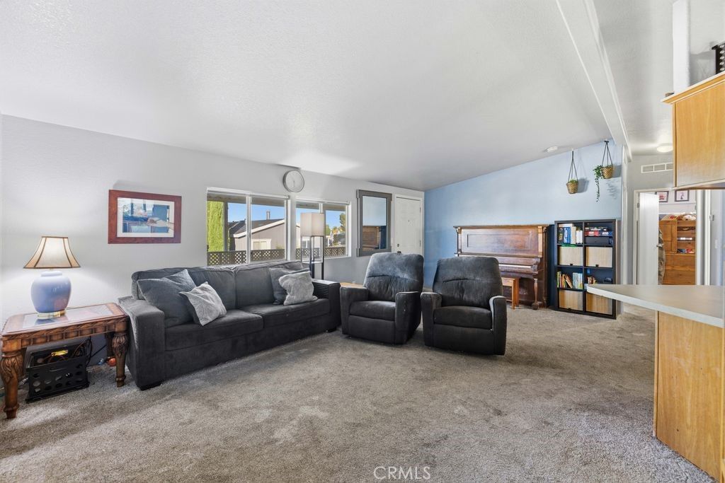 Image 15 of property listing at 40701 W Rancho Vista Boulevard 103, Palmdale, CA 93551