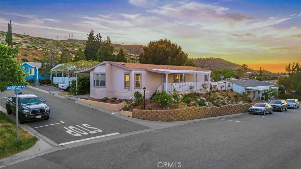 Image 2 of property listing at 40701 W Rancho Vista Boulevard 103, Palmdale, CA 93551