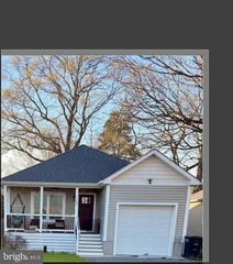 109 1ST ST, Colonial Beach, VA 22443