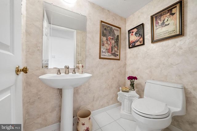 1606 CHANTICLEER, Cherry Hill, NJ 08003