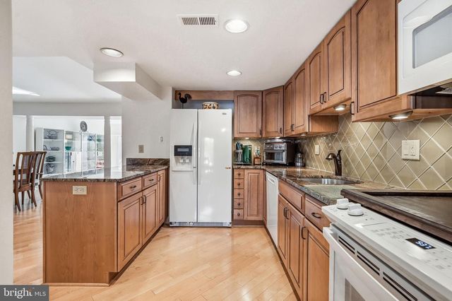 1606 CHANTICLEER, Cherry Hill, NJ 08003