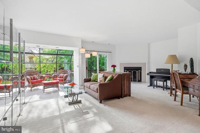 1606 CHANTICLEER, Cherry Hill, NJ 08003