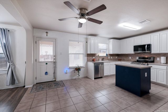 938 Magnolia Summit, San Antonio, TX 78251